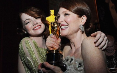 emma-stone-julianne-moore-oscar-2015